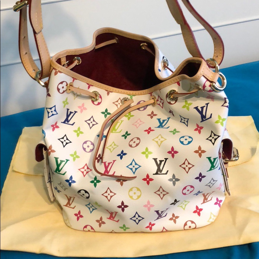 Authentic Louis Vuitton bucket bag 🎉🎉🎉